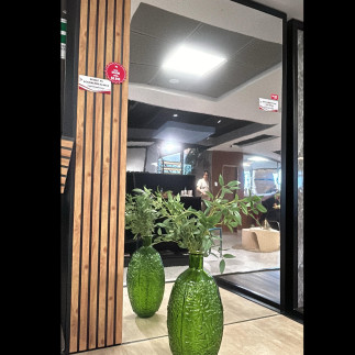 Revest. Uv Tipo Espejo 2.44m X 1.22m X 5mm Rinde 2.9768m2