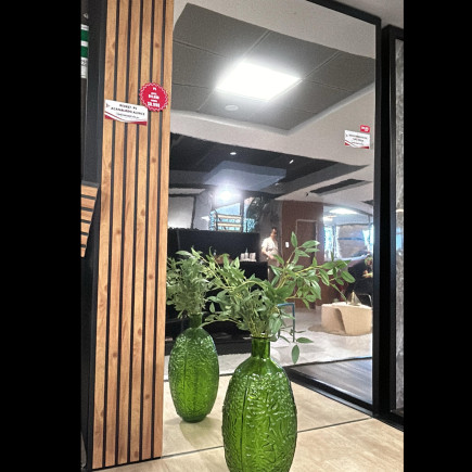 Revest. Uv Tipo Espejo 2.44m X 1.22m X 5mm Rinde 2.9768m2