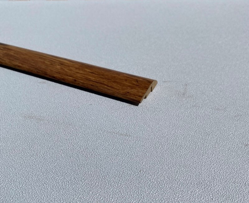 Cubrejunta Desnivel 1003 Roble Antiguo 2.40mt