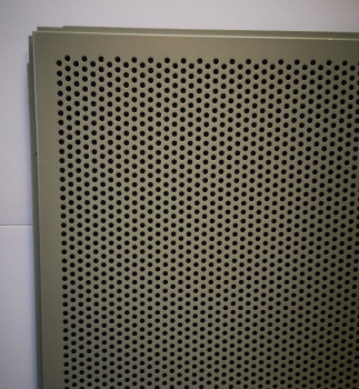 Placa Metalica Acustiplak Acero Perforada 2x2 Gris R. 9-16